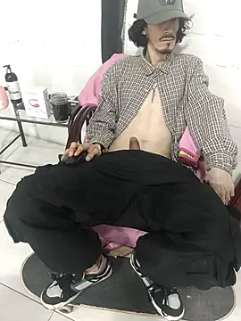 Snapshot of sk8-boy chatting on 04-18-26, 02:43 sk8-boy online show from 04-18-26, 02:43