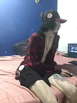 Snapshot of sk8-boy chatting on 05-09-26, 01:49 sk8-boy online show from 05-09-26, 01:49