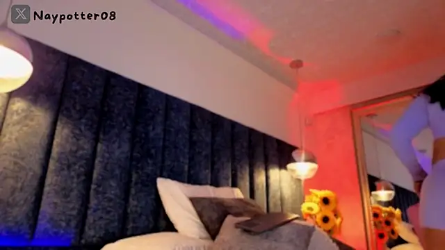 Snapshot of JuliCorrea_ chatting on 06-16-26, 11:35 JuliCorrea online show from 06-16-26, 11:35