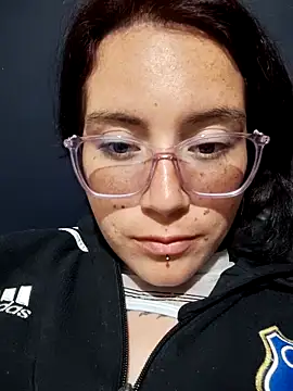 Snapshot of mara_adiction chatting on 12-17-25, 03:29 mara adiction online show from 12-17-25, 03:29