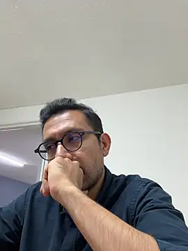 AdrianGarcia89 online show from 04-09-26, 02:00