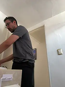 AdrianGarcia89 online show from 04-12-26, 06:57