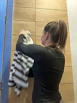 Niki Hug online show from 01-11-26, 10:20