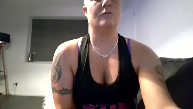 Bendoverbetty3 online show from 01-09-26, 08:32