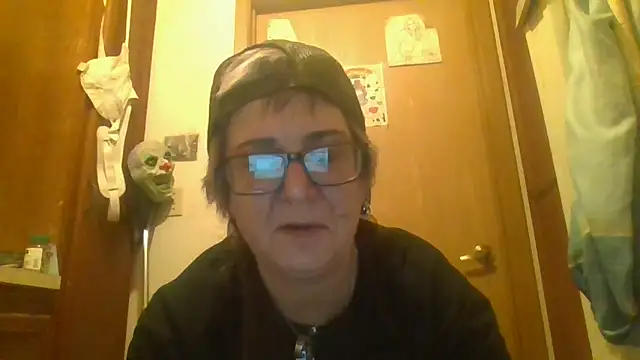 becky1111 online show from 04-12-26, 01:43