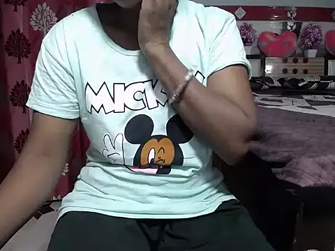 Snapshot of surbhi01 chatting on 06-03-26, 07:11 surbhi01 online show from 06-03-26, 07:11