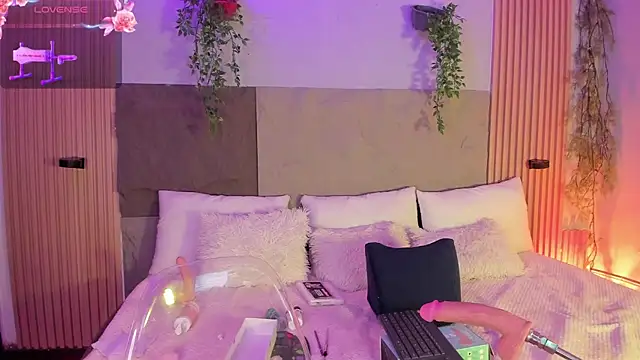 isabellagiirl online show from 05-07-26, 10:48