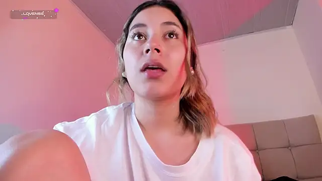 Violet Blazee online show from 04-14-26, 04:40