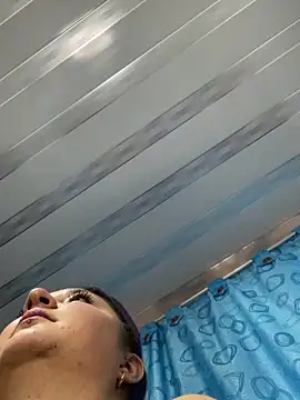 Snapshot of Rousse_SQ chatting on 12-18-25, 07:31 Rousse SQ online show from 12-18-25, 07:31