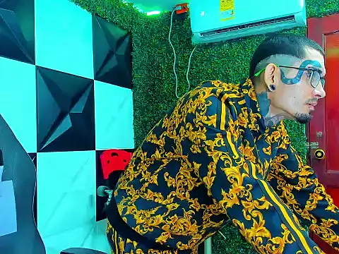 Boy tatto77 online show from 04-19-26, 05:34