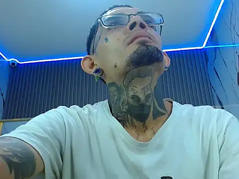 Snapshot of Boy_tatto77 chatting on 05-14-26, 11:39 Boy tatto77 online show from 05-14-26, 11:39