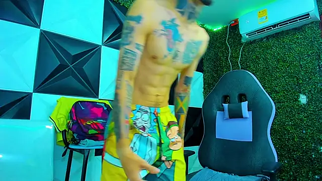 Snapshot of Boy_tatto77 chatting on 05-21-26, 02:02 Boy tatto77 online show from 05-21-26, 02:02