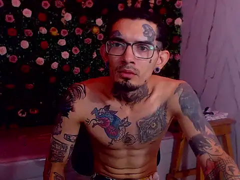 Snapshot of Boy_tatto77 chatting on 05-23-26, 11:47 Boy tatto77 online show from 05-23-26, 11:47