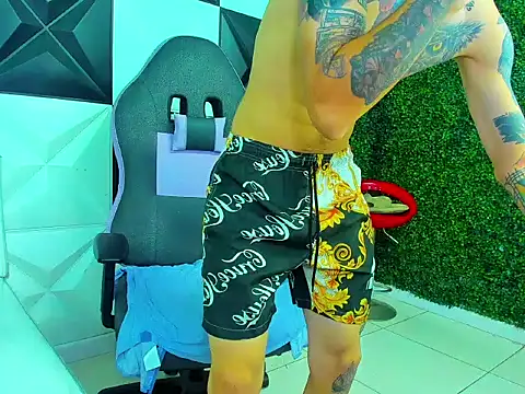 Snapshot of Boy_tatto77 chatting on 06-09-26, 12:17 Boy tatto77 online show from 06-09-26, 12:17