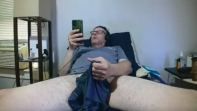 Snapshot of Notalwaysup chatting on 06-24-26, 03:33 Notalwaysup online show from 06-24-26, 03:33