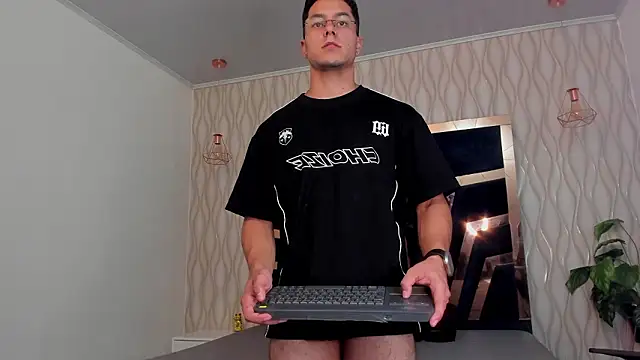 Snapshot of Noah_Clarkk chatting on 02-26-26, 05:50 Noah Clarkk online show from 02-26-26, 05:50