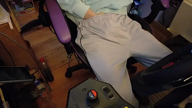 Gay-Versaut online show from 04-14-26, 07:09