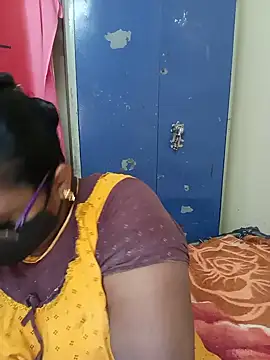 Snapshot of sirisha__9 chatting on 07-11-26, 05:43 sirisha 9 online show from 07-11-26, 05:43