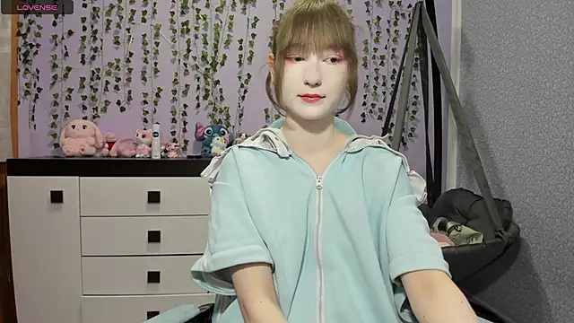 Snapshot of Yoonhee_ki chatting on 05-26-26, 01:29 Yoonhee ki online show from 05-26-26, 01:29