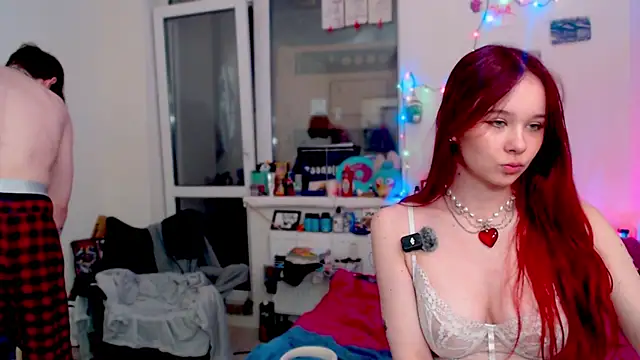 Snapshot of MaryJane_x_Peter chatting on 12-18-25, 03:29 MaryJane x Peter online show from 12-18-25, 03:29