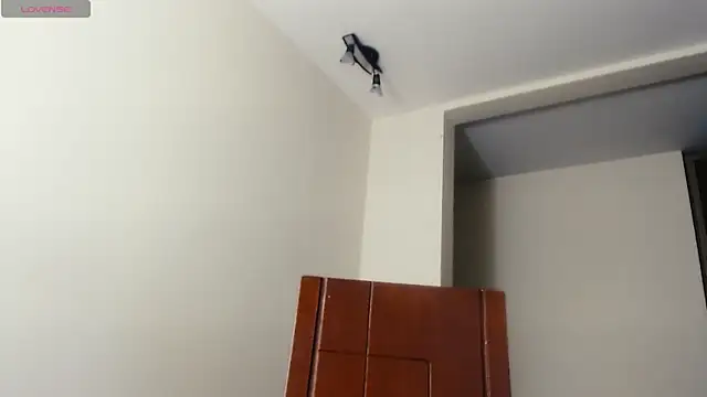 Agatha Dubois4  online show from 04-15-26, 01:12