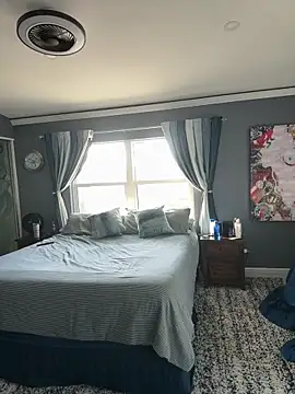 Snapshot of lvnlarge chatting on 12-19-25, 01:29 lvnlarge online show from 12-19-25, 01:29