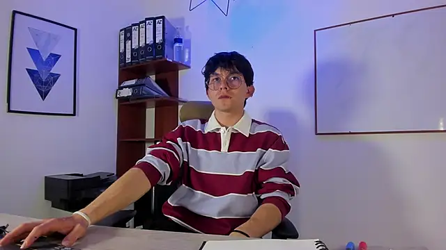 Snapshot of Eliot_X chatting on 12-19-25, 11:23 Eliot X online show from 12-19-25, 11:23