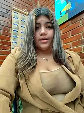 Snapshot of Ivy_enjoy chatting on 07-08-26, 05:39 Ivy enjoy online show from 07-08-26, 05:39
