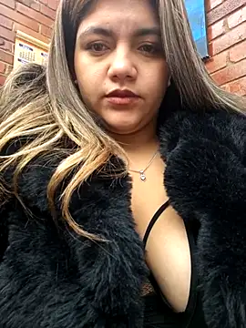 Snapshot of Ivy_enjoy chatting on 07-15-26, 03:06 Ivy enjoy online show from 07-15-26, 03:06