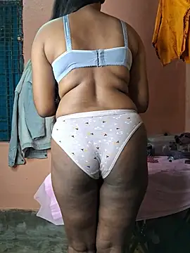 Snapshot of Babyx00 chatting on 01-15-26, 01:37 Babyx00 online show from 01-15-26, 01:37