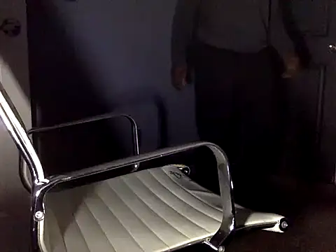 Snapshot of Cantgetenough0069 chatting on 12-21-25, 11:34 Cantgetenough0069 online show from 12-21-25, 11:34