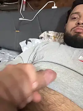 Snapshot of GaveBulk chatting on 12-20-25, 06:26 GaveBulk online show from 12-20-25, 06:26