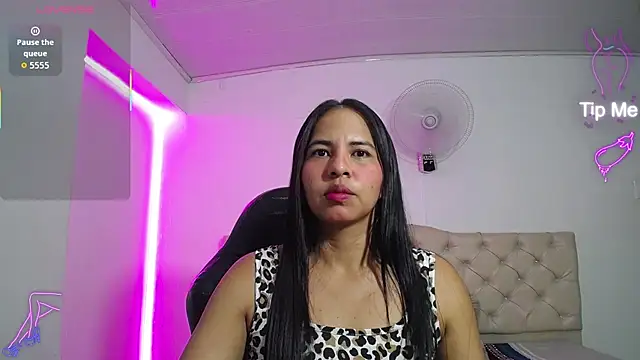 Snapshot of nicol_ross19 chatting on 07-16-26, 07:09 nicol ross19 online show from 07-16-26, 07:09