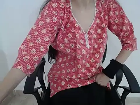 Snapshot of Farhana_beautyfull chatting on 02-27-26, 04:56 Farhana beautyfull online show from 02-27-26, 04:56