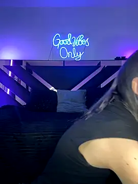 cristalcott online show from 12-21-25, 11:23