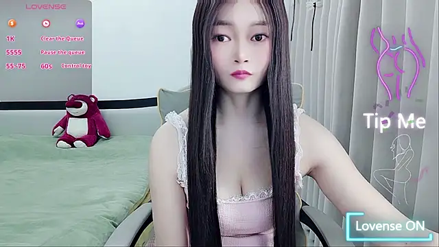 Snapshot of Lucky-susu chatting on 12-19-25, 04:30 Lucky-susu online show from 12-19-25, 04:30