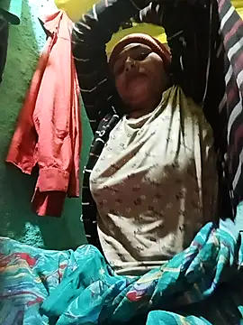 Snapshot of Cuty_priti chatting on 01-11-26, 04:12 Cuty priti online show from 01-11-26, 04:12