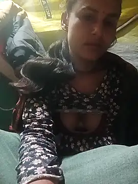 Snapshot of Cuty_priti chatting on 02-08-26, 11:30 Cuty priti online show from 02-08-26, 11:30