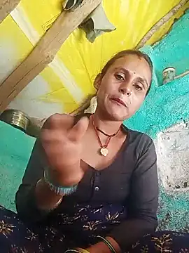 Snapshot of Cuty_priti chatting on 02-15-26, 08:13 Cuty priti online show from 02-15-26, 08:13