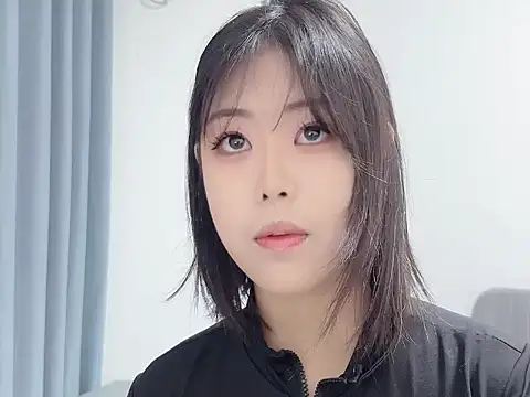 Snapshot of smalldaisy chatting on 12-22-25, 01:57 smalldaisy online show from 12-22-25, 01:57