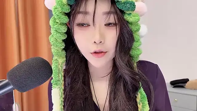 Snapshot of smalldaisy chatting on 02-03-26, 06:22 smalldaisy online show from 02-03-26, 06:22