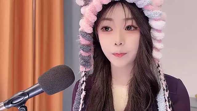 Snapshot of smalldaisy chatting on 02-04-26, 02:39 smalldaisy online show from 02-04-26, 02:39