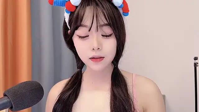 Snapshot of smalldaisy chatting on 02-08-26, 01:31 smalldaisy online show from 02-08-26, 01:31