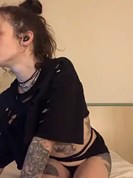 Snapshot of 4lien chatting on 04-01-26, 04:59 4lien online show from 04-01-26, 04:59