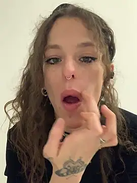 Snapshot of 4lien chatting on 04-05-26, 01:58 4lien online show from 04-05-26, 01:58