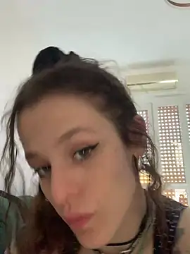 Snapshot of 4lien chatting on 04-05-26, 04:48 4lien online show from 04-05-26, 04:48