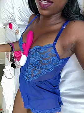 Snapshot of cassie_miller_velvet chatting on 06-26-26, 03:38 cassie miller velvet online show from 06-26-26, 03:38