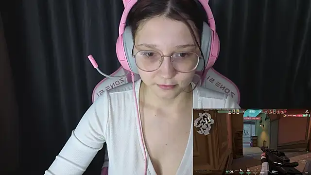 Snapshot of Pink-Aura- chatting on 01-11-26, 06:13 Pink-Aura- online show from 01-11-26, 06:13