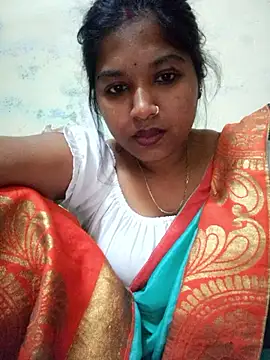 Snapshot of Eashita_01 chatting on 12-21-25, 05:53 Eashita 01 online show from 12-21-25, 05:53