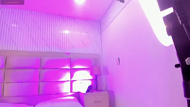 Snapshot of ManuelaEvans_ chatting on 02-17-26, 09:10 ManuelaEvans online show from 02-17-26, 09:10